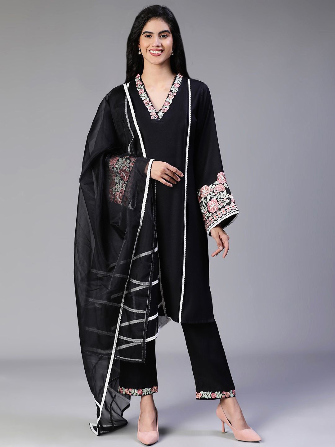 VEGAL Floral Embroidered V-Neck Flared Sleeves Panelled Kurta With Trouser & Dupatta, Black
VEGAL Floral Embroidered V-Neck Flared Sleeves Panelled Kurta With Trouser & Dupatta, Black