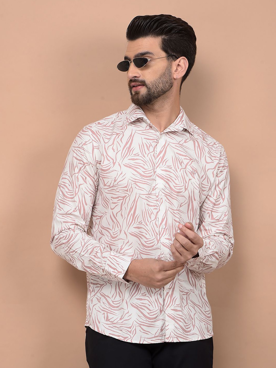 Crimsoune Club Men Classic Slim Fit Spread Collar Floral Printed Cotton Casual Shirt, Off white
Crimsoune Club Men Classic Slim Fit Spread Collar Floral Printed Cotton Casual Shirt, Off white