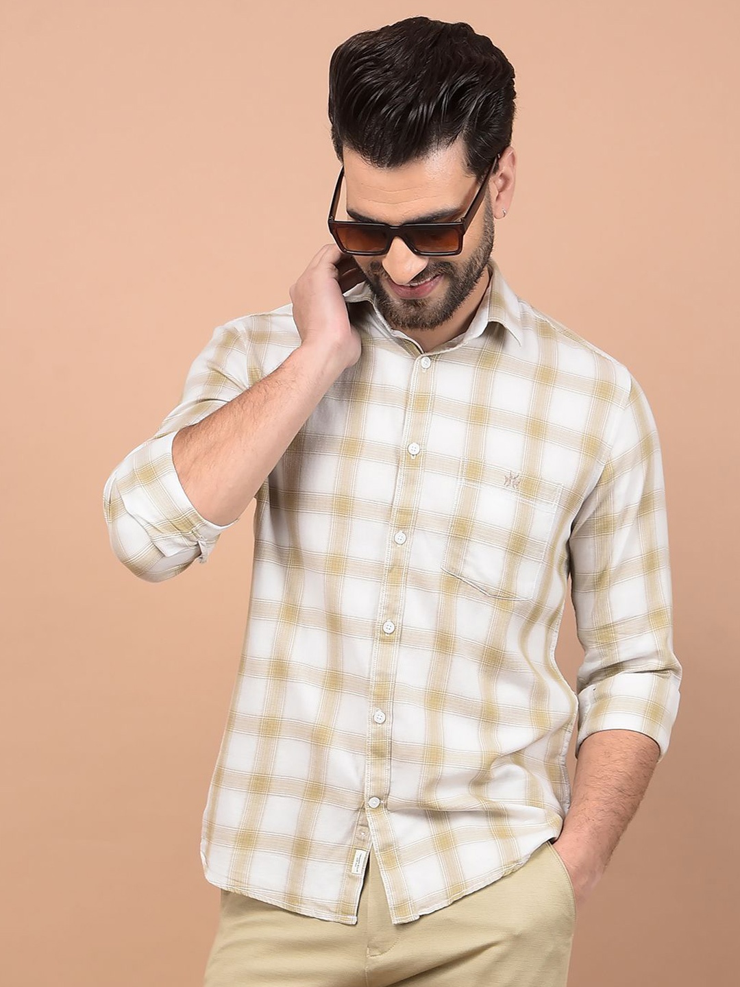 Crimsoune Club Men Classic Slim Fit Spread Collar Gingham Checked Cotton Casual Shirt, Off white
Crimsoune Club Men Classic Slim Fit Spread Collar Gingham Checked Cotton Casual Shirt, Off white