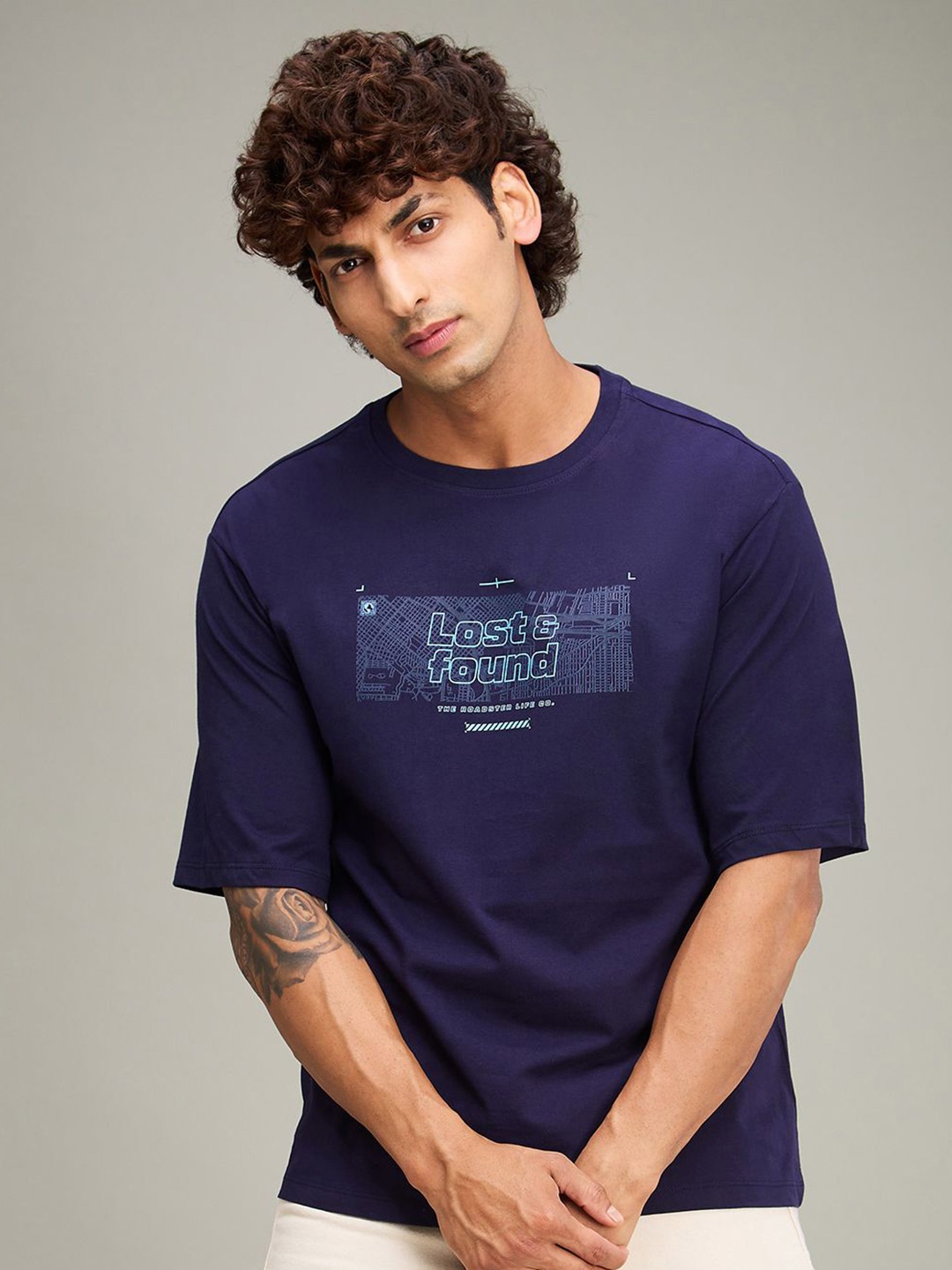 The Roadster Lifestyle Co. Men Graphic Printed Round Neck Cotton Relaxed Fit T-shirt, Navy blue
The Roadster Lifestyle Co. Men Graphic Printed Round Neck Cotton Relaxed Fit T-shirt, Navy blue