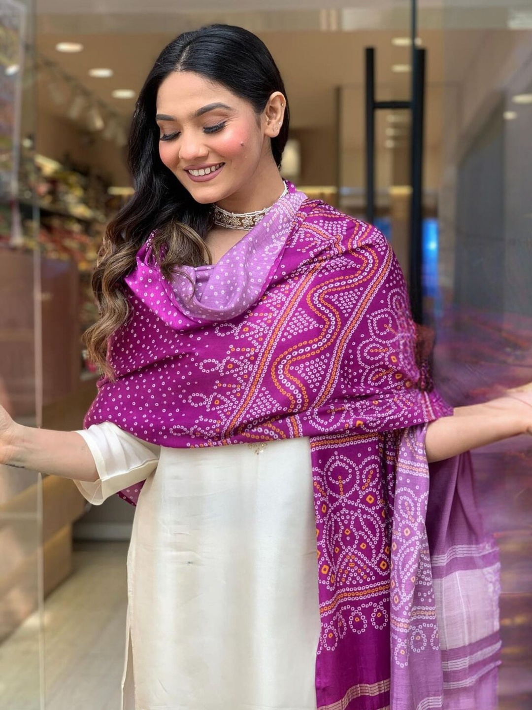 Siya Fashion Women Yoke Design Regular Thread Work Kurta with Trousers & With Dupatta, White
Siya Fashion Women Yoke Design Regular Thread Work Kurta with Trousers & With Dupatta, White