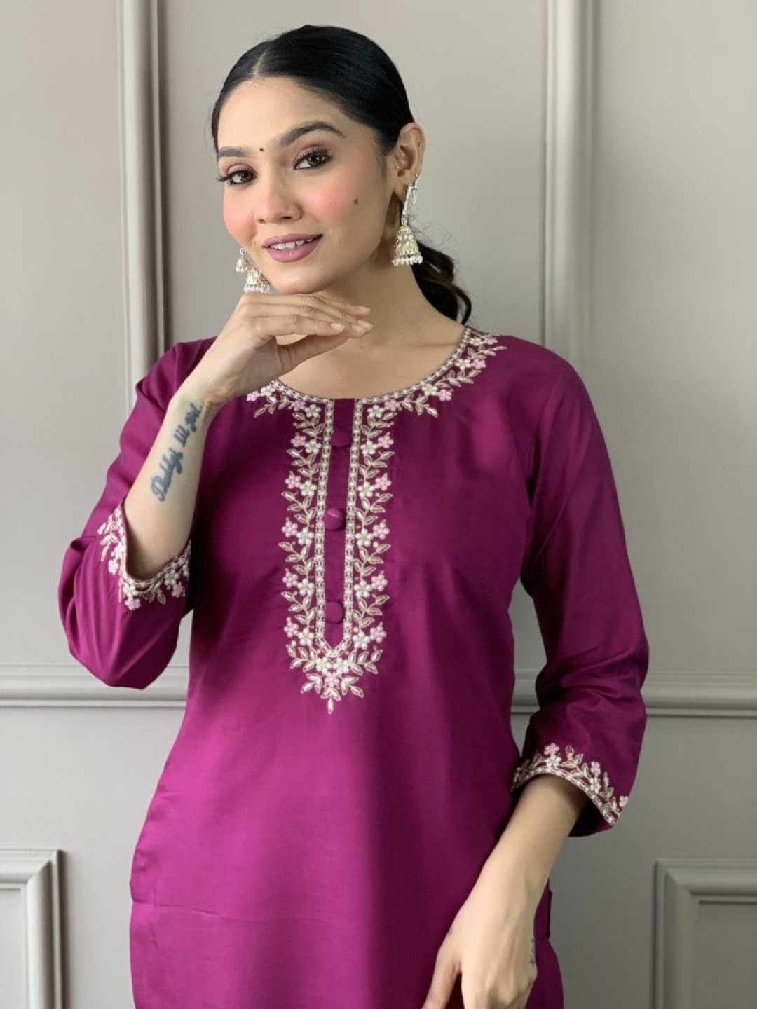 Siya Fashion Thread Work Round Neck Straight Kurta With Trousers And Dupatta, Purple
Siya Fashion Thread Work Round Neck Straight Kurta With Trousers And Dupatta, Purple