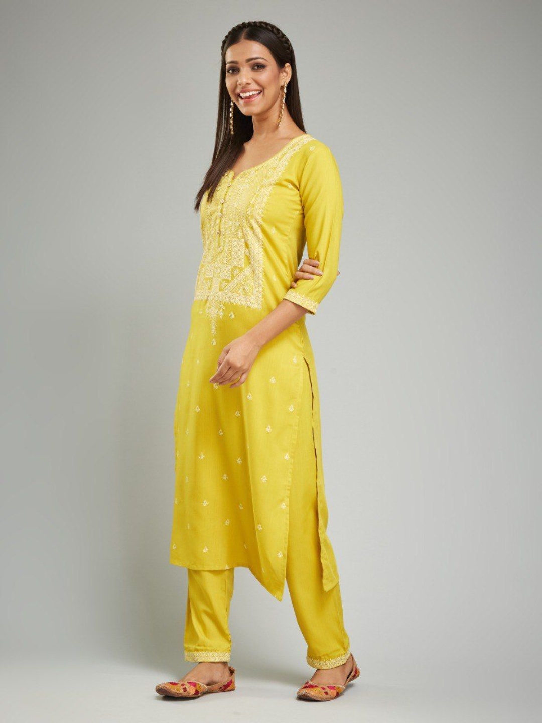A TO Z CART Floral Printed Sweetheart Neck Chanderi Silk Straight Kurta With Trouser, Yellow
A TO Z CART Floral Printed Sweetheart Neck Chanderi Silk Straight Kurta With Trouser, Yellow