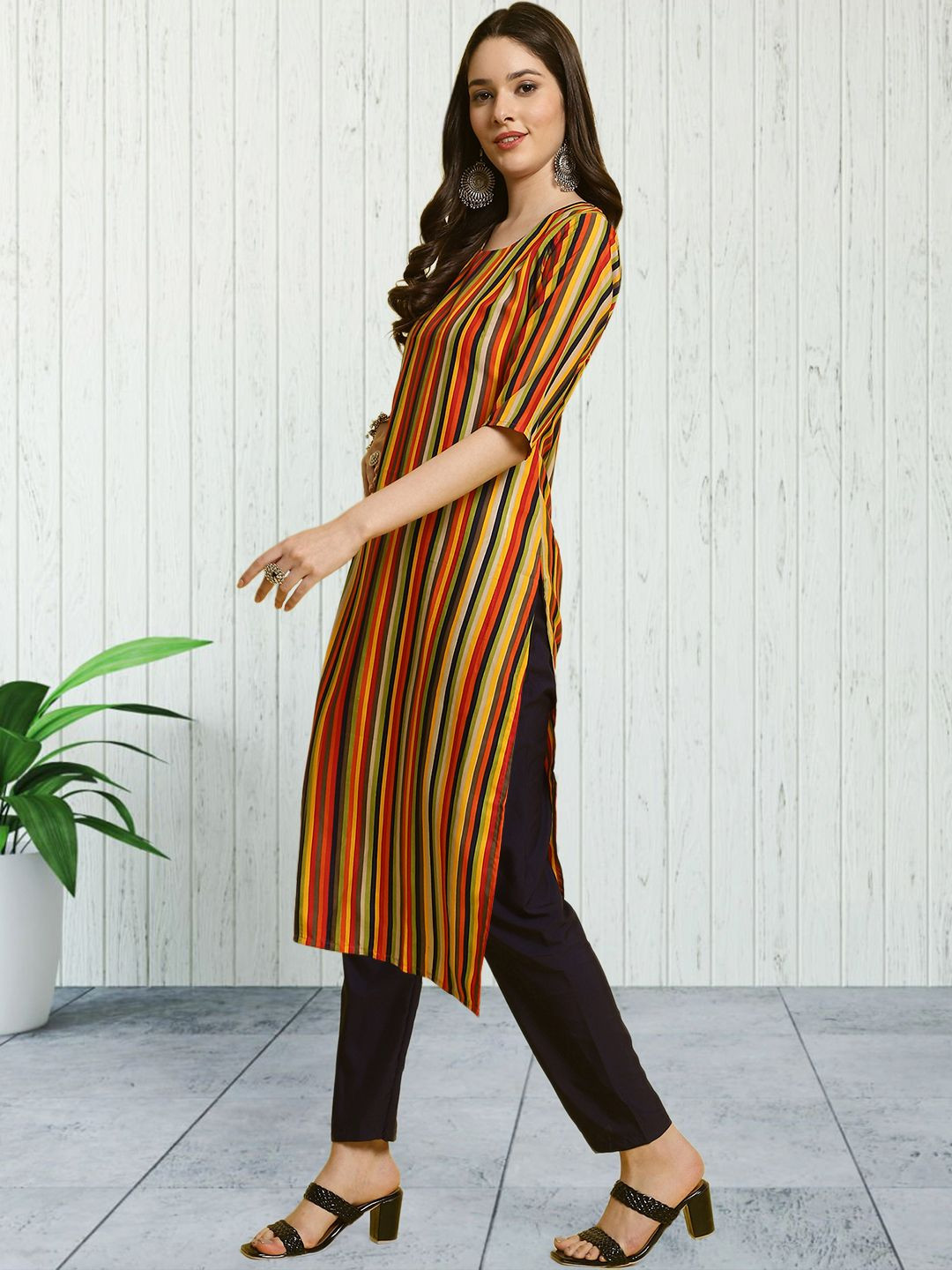 7Thread Striped Round-Neck Straight Kurta with Trousers, Orange
7Thread Striped Round-Neck Straight Kurta with Trousers, Orange