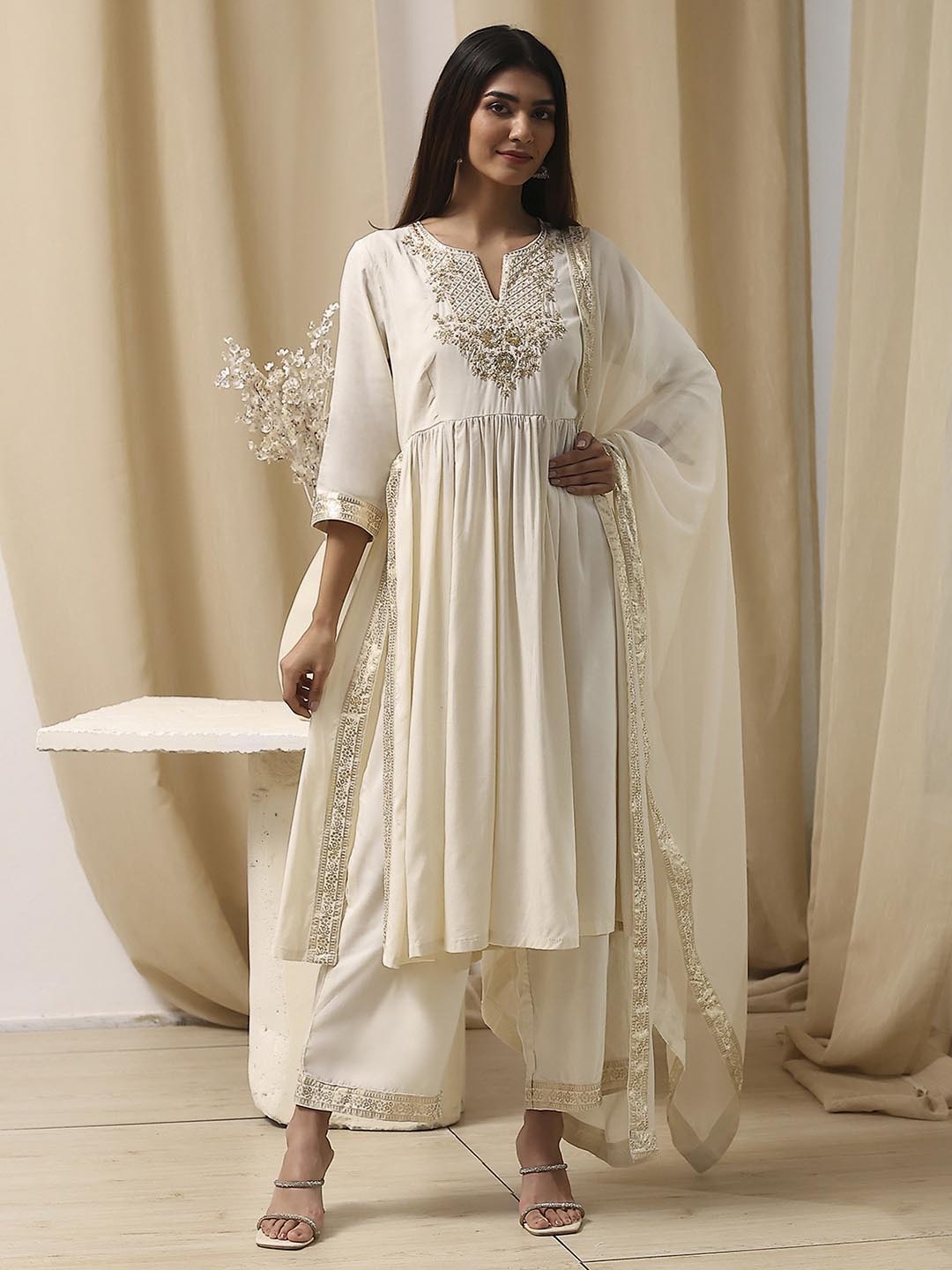 Biba Women Floral Embroidered Regular Thread Work Kurta with Palazzos & With Dupatta, Cream
Biba Women Floral Embroidered Regular Thread Work Kurta with Palazzos & With Dupatta, Cream