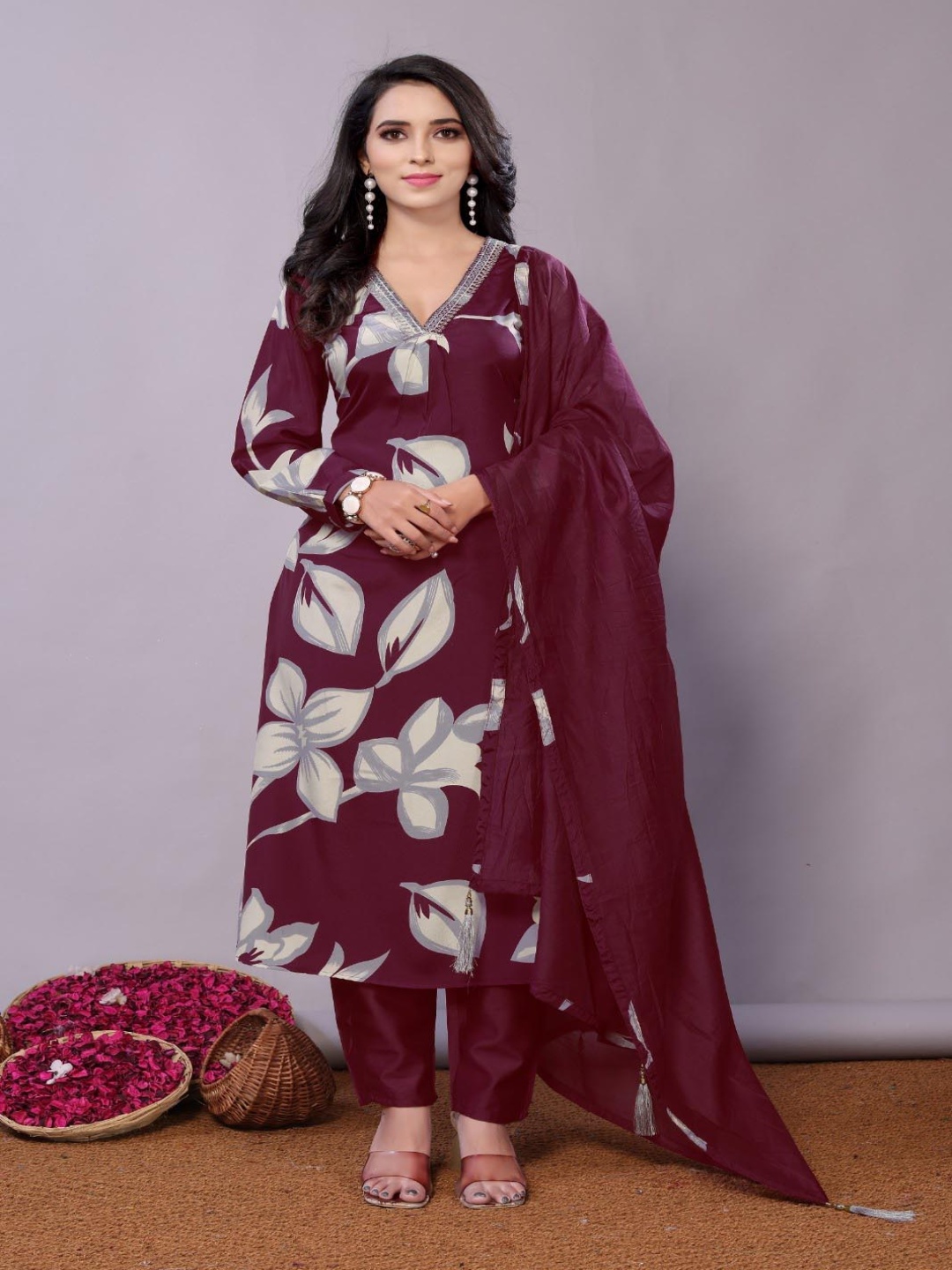 Growdamy Women Embroidered Regular Thread Work Kurta with Trousers & With Dupatta, Maroon
Growdamy Women Embroidered Regular Thread Work Kurta with Trousers & With Dupatta, Maroon