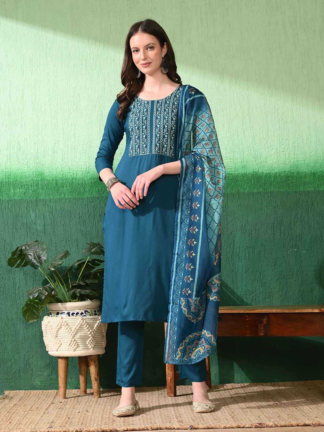 Mesqlu Women Floral Embroidered Regular Thread Work Kurti with Trousers & With Dupatta, Teal
Mesqlu Women Floral Embroidered Regular Thread Work Kurti with Trousers & With Dupatta, Teal