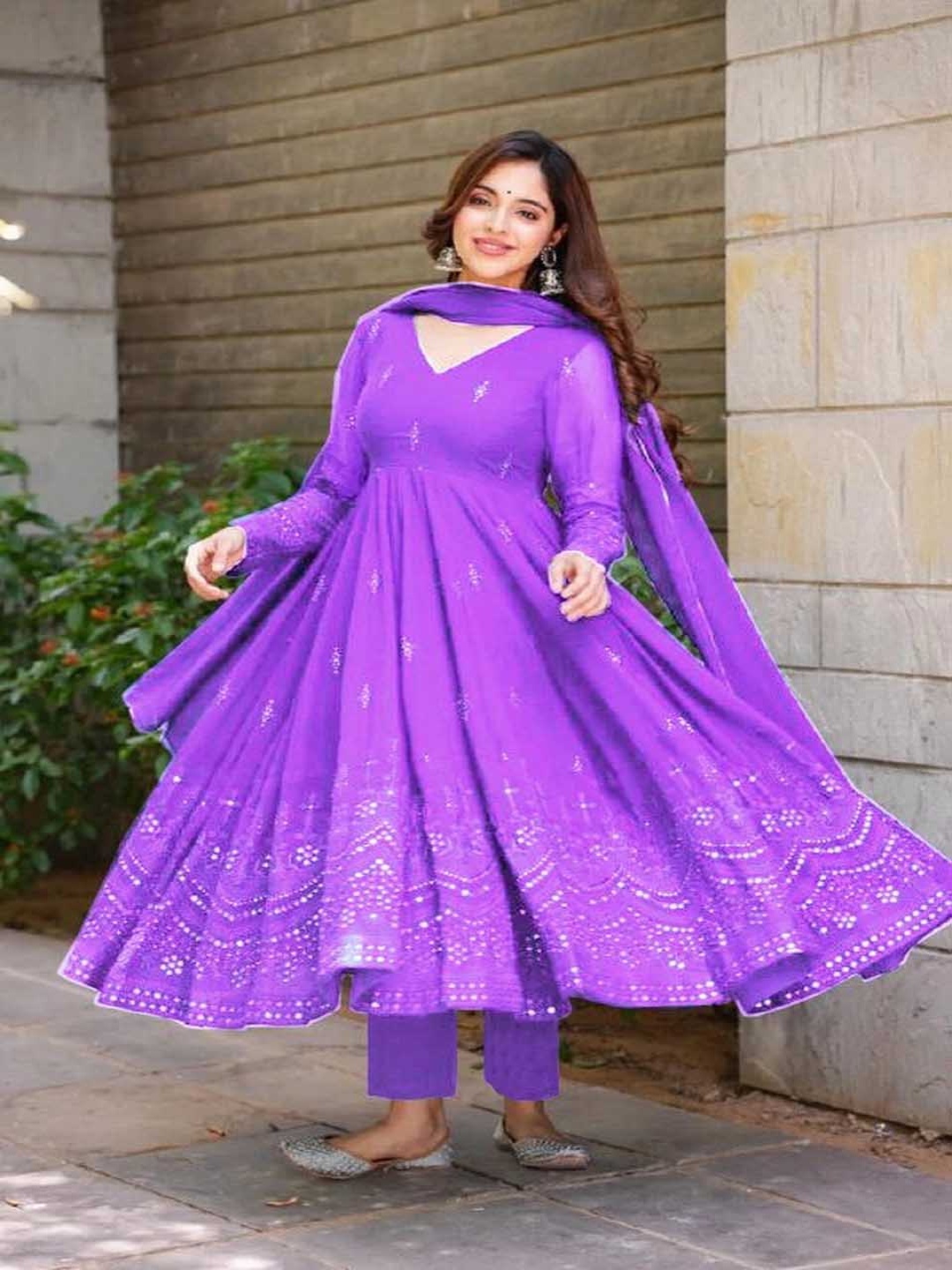 mimi design Floral Embroidered Silk Georgette Anarkali Kurta With Trousers & Dupatta, Purple
mimi design Floral Embroidered Silk Georgette Anarkali Kurta With Trousers & Dupatta, Purple