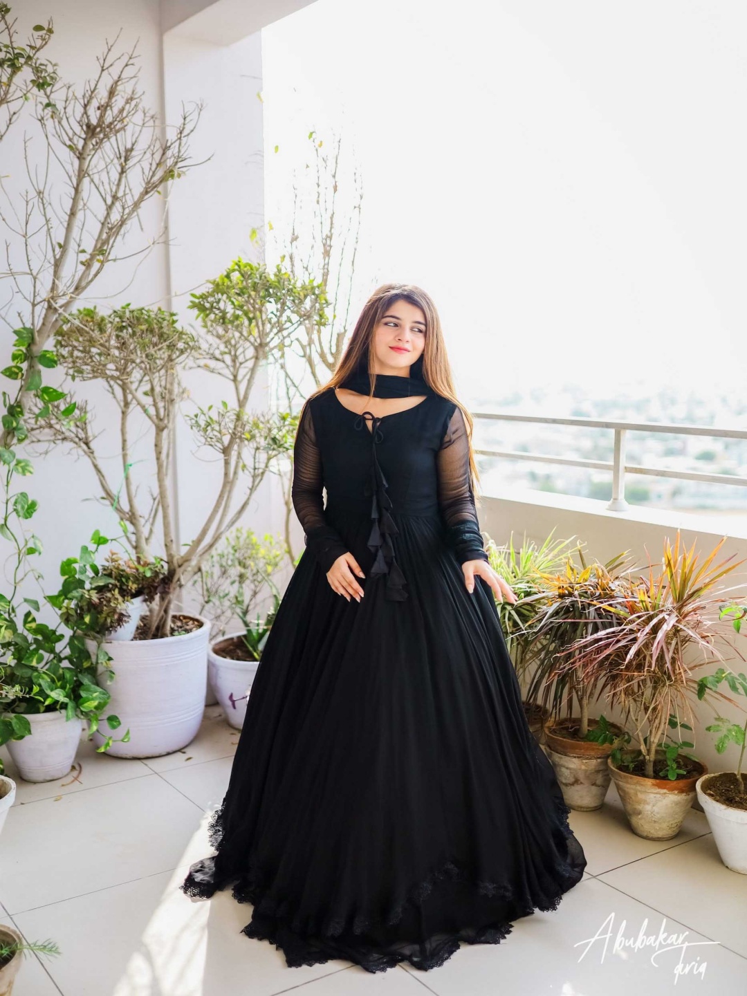 mimi design Silk Georgette Tie-Up Neck Anarkali Kurta With Trousers & Dupatta, Black
mimi design Silk Georgette Tie-Up Neck Anarkali Kurta With Trousers & Dupatta, Black