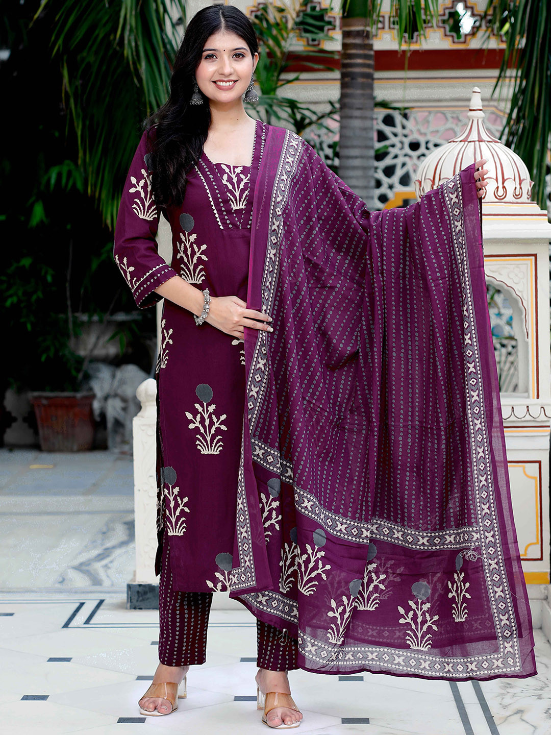 Doriyaan Women Floral Printed Regular Gotta Patti Pure Cotton Kurta with Palazzos & With Dupatta, Purple 
Doriyaan Women Floral Printed Regular Gotta Patti Pure Cotton Kurta with Palazzos & With Dupatta, Purple