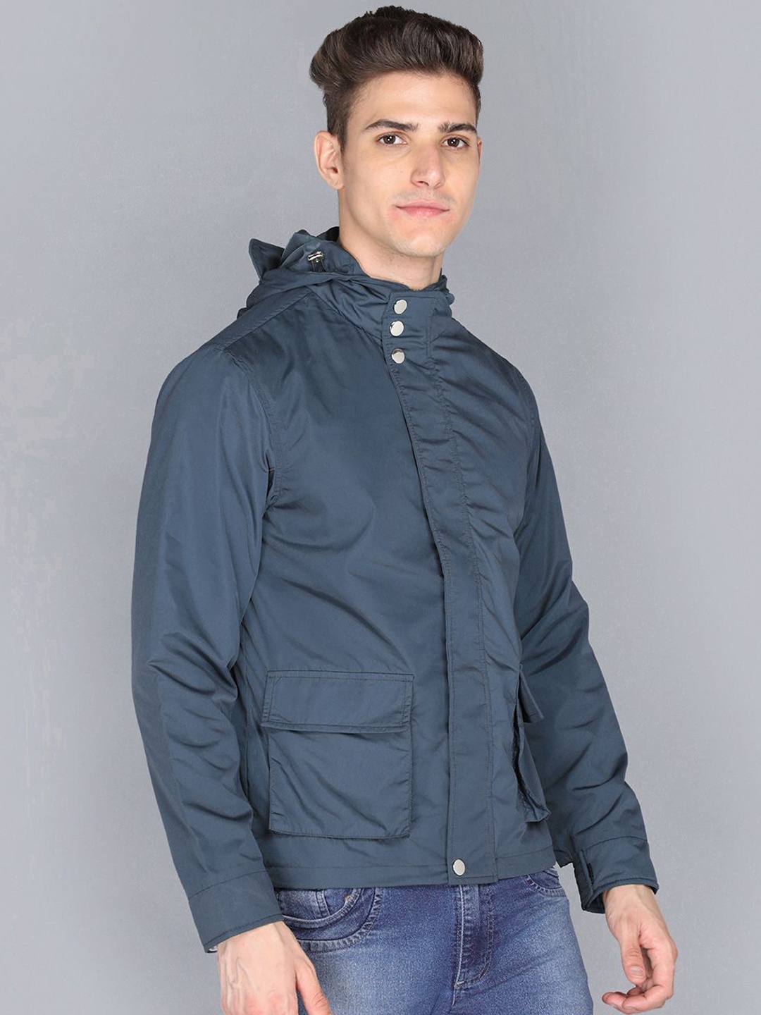 The Roadster Lifestyle Co. Men Hooded Solid Casual Lightweight Puffer Jacket, Navy blue
The Roadster Lifestyle Co. Men Hooded Solid Casual Lightweight Puffer Jacket, Navy blue