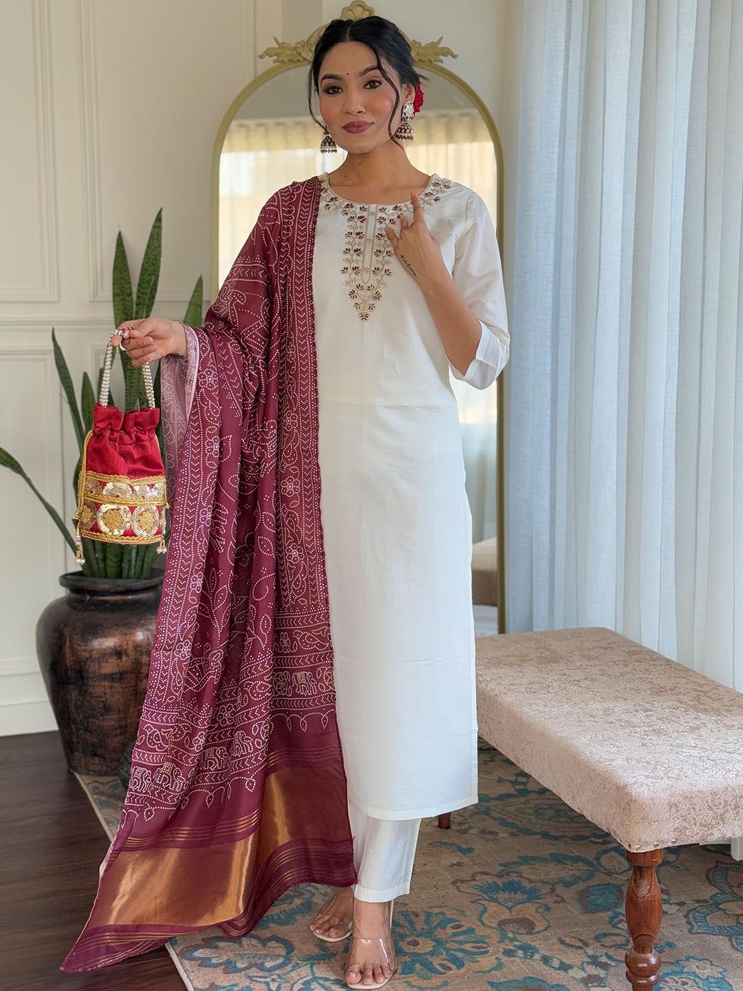 BLACK SCISSOR Women Floral Embroidered Regular Thread Work Kurta with Trousers & With Dupatta, White
BLACK SCISSOR Women Floral Embroidered Regular Thread Work Kurta with Trousers & With Dupatta, White