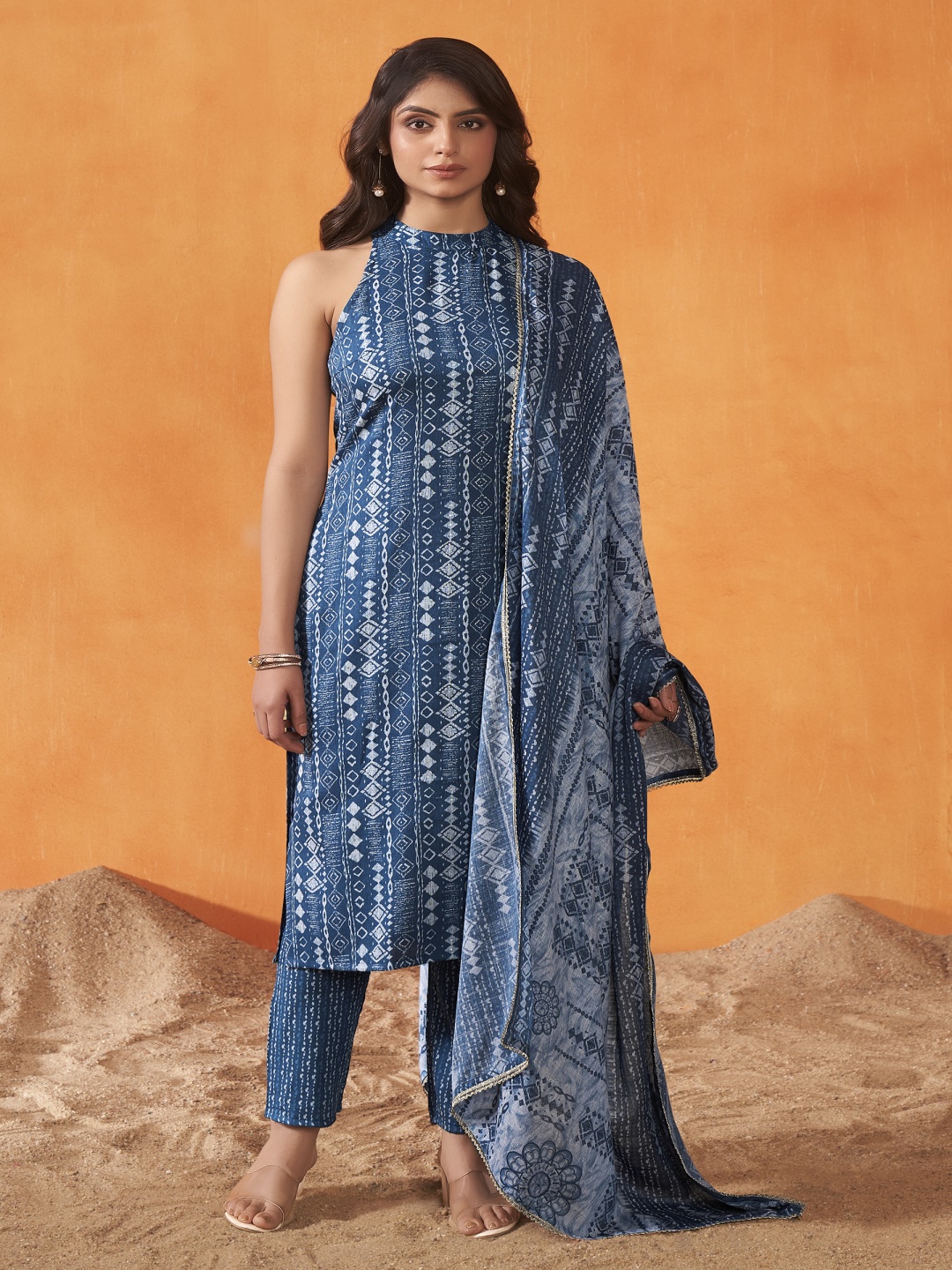 Anouk Ethnic Motifs Printed Halter Neck Straight Kurta With Trousers And Dupatta, Navy blue
Anouk Ethnic Motifs Printed Halter Neck Straight Kurta With Trousers And Dupatta, Navy blue