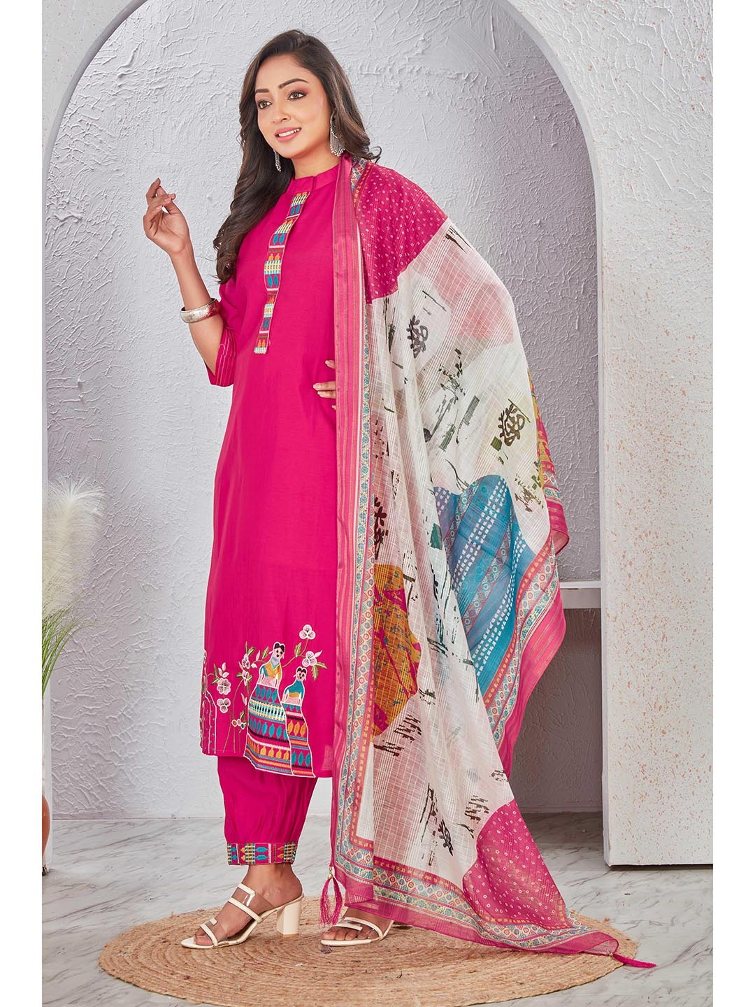 Tankori Ethnic Motifs Embroidered Thread Work Cotton Silk Kurta with Salwar & Dupatta, Pink
Tankori Ethnic Motifs Embroidered Thread Work Cotton Silk Kurta with Salwar & Dupatta, Pink