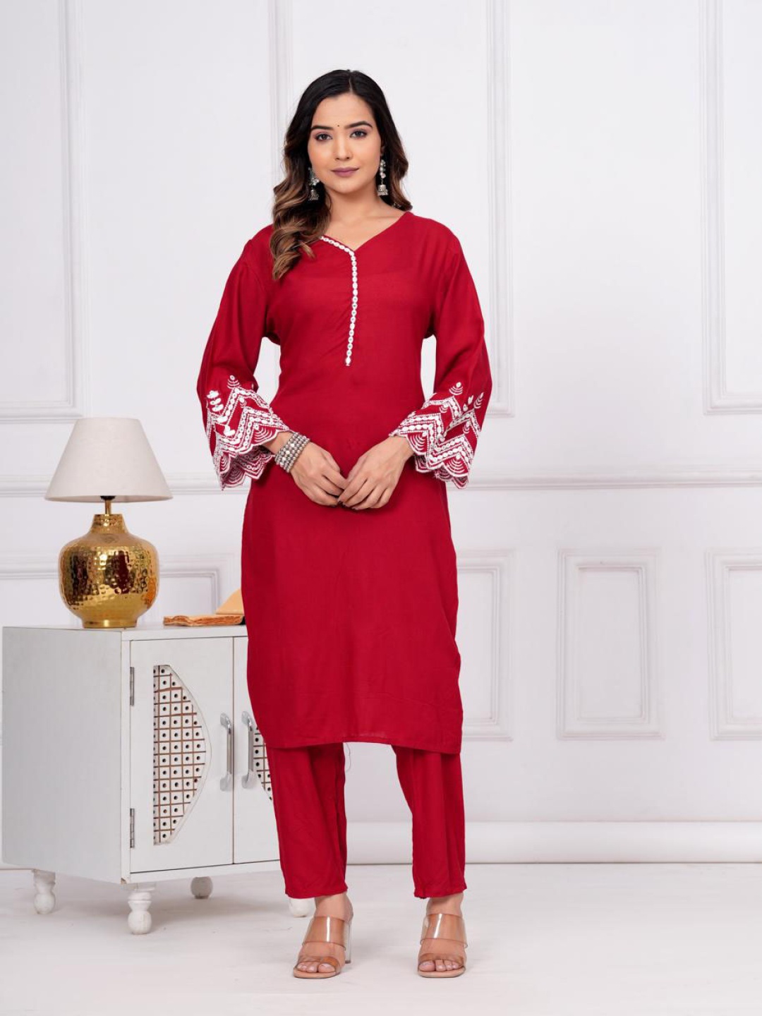 ETHNIC VILLAA Floral Embroidered Flared Sleeves Mirror Work Straight Kurta With Trousers, Maroon
ETHNIC VILLAA Floral Embroidered Flared Sleeves Mirror Work Straight Kurta With Trousers, Maroon