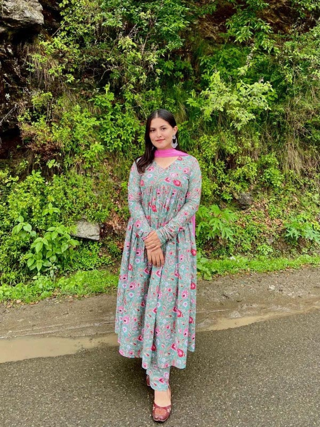 JONAYA Women Floral Printed Regular Pure Cotton Kurta with Trousers & With Dupatta, Blue
JONAYA Women Floral Printed Regular Pure Cotton Kurta with Trousers & With Dupatta, Blue