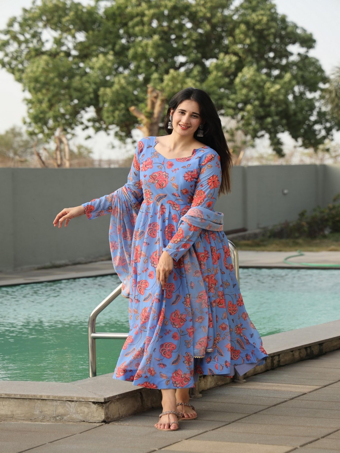 mimi design Floral Printed Sweetheart Neck Empire Anarkali Kurta With Trouser & Dupatta, Teal
mimi design Floral Printed Sweetheart Neck Empire Anarkali Kurta With Trouser & Dupatta, Teal