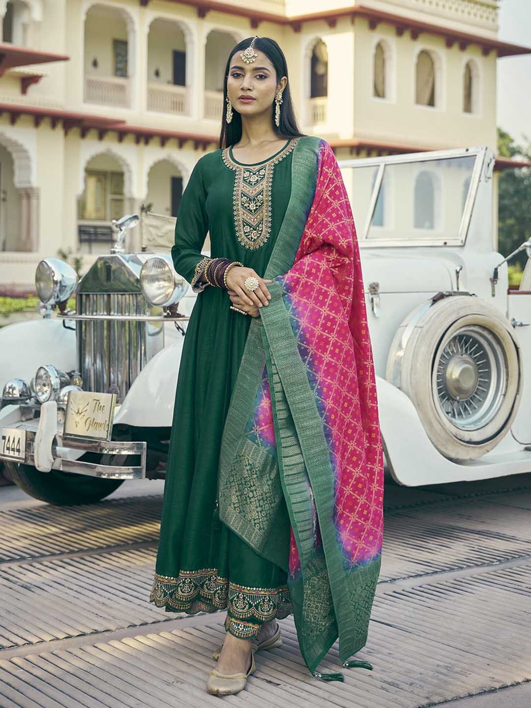 Kvsfab Floral Embroidered Pleated Sequinned A-Line Kurta with Trousers & Dupatta, Green
Kvsfab Floral Embroidered Pleated Sequinned A-Line Kurta with Trousers & Dupatta, Green