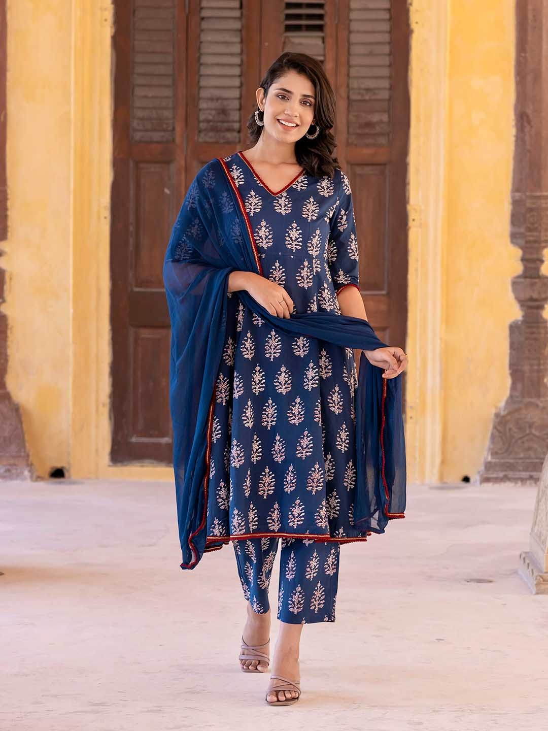 BAESD Women Ethnic Motifs Printed Pure Cotton Anarkali Kurta With Trousers And Dupatta, Navy blue
BAESD Women Ethnic Motifs Printed Pure Cotton Anarkali Kurta With Trousers And Dupatta, Navy blue