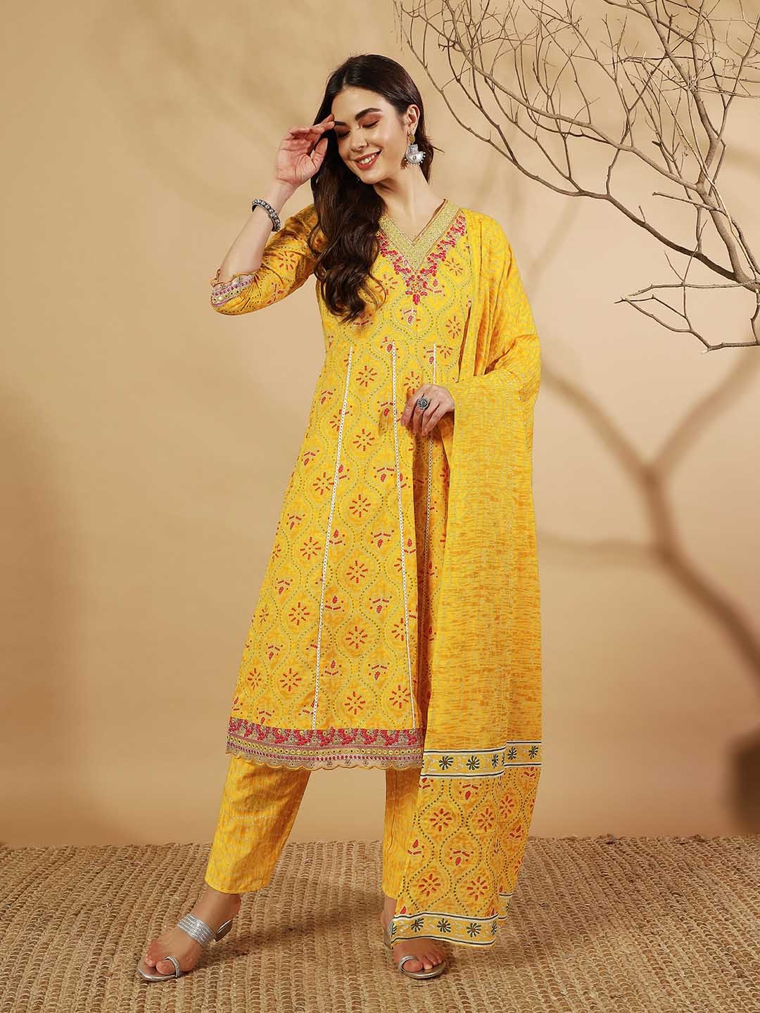 V.S.Creation Women Floral Embroidered Regular Thread Work Pure Cotton Kurta with Trousers & With Dupatta, Yellow
V.S.Creation Women Floral Embroidered Regular Thread Work Pure Cotton Kurta with Trousers & With Dupatta, Yellow