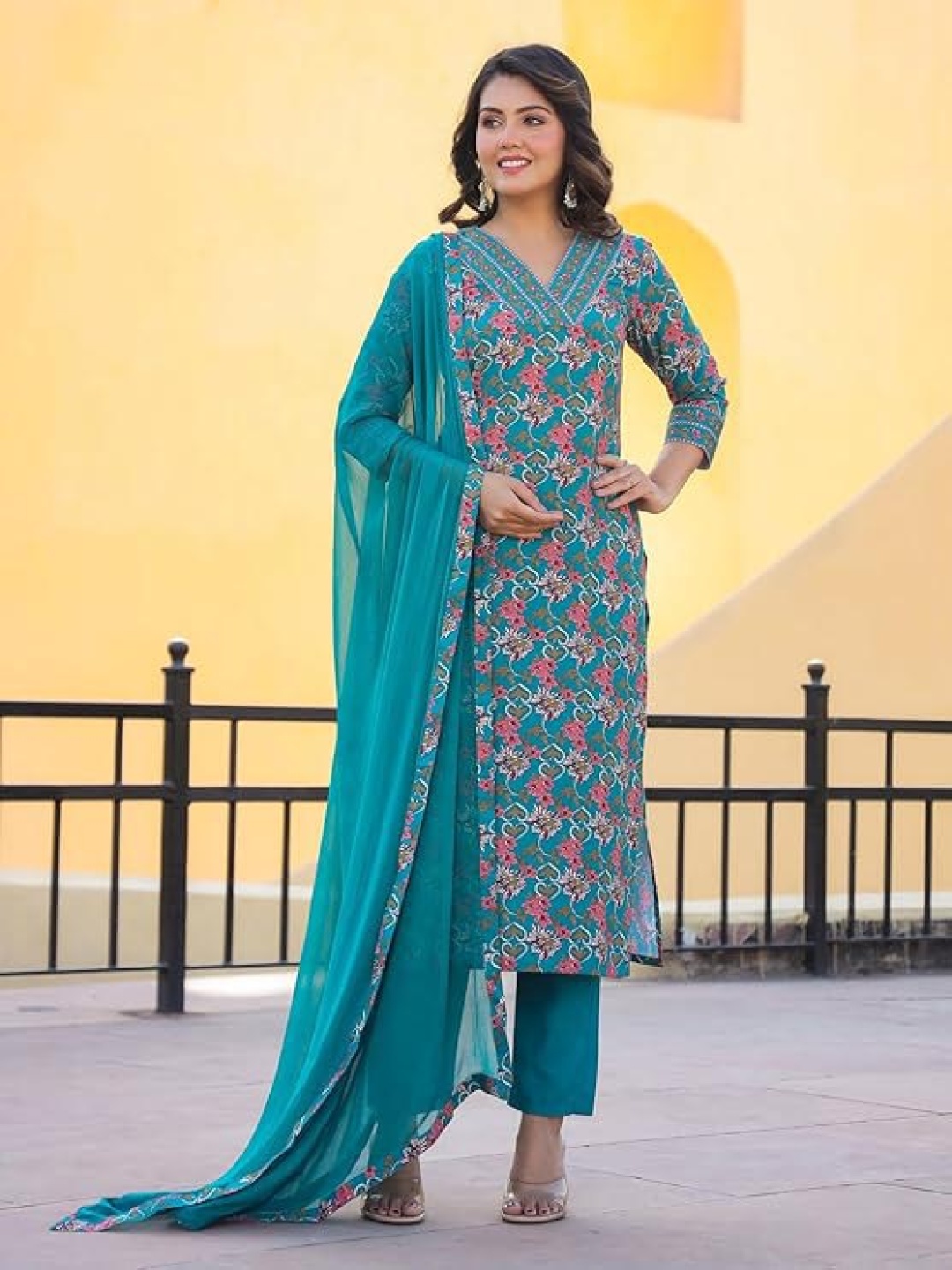 ClothAura Floral Printed V-Neck Thread Work Straight Kurta With Trousers & Dupatta, Turquoise blue
ClothAura Floral Printed V-Neck Thread Work Straight Kurta With Trousers & Dupatta, Turquoise blue