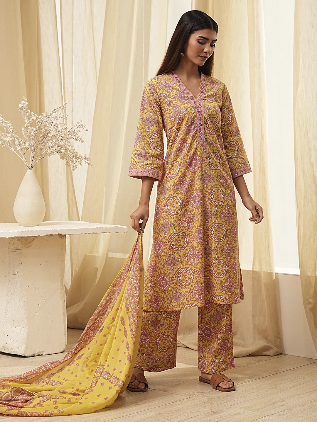 Biba Women Floral Printed Regular Pure Cotton Kurta with Palazzos & With Dupatta, Yellow
Biba Women Floral Printed Regular Pure Cotton Kurta with Palazzos & With Dupatta, Yellow