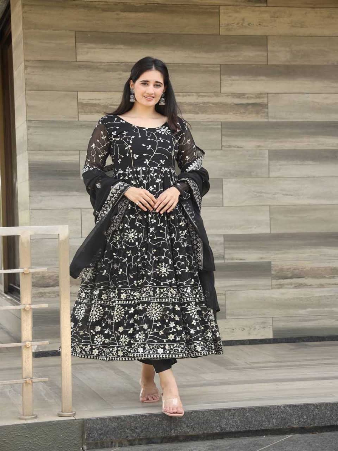 ZEEPKART Women Ethnic Motifs Embroidered Empire Thread Work Silk Georgette Kurta with Dhoti Pants & With, Black
ZEEPKART Women Ethnic Motifs Embroidered Empire Thread Work Silk Georgette Kurta with Dhoti Pants & With, Black