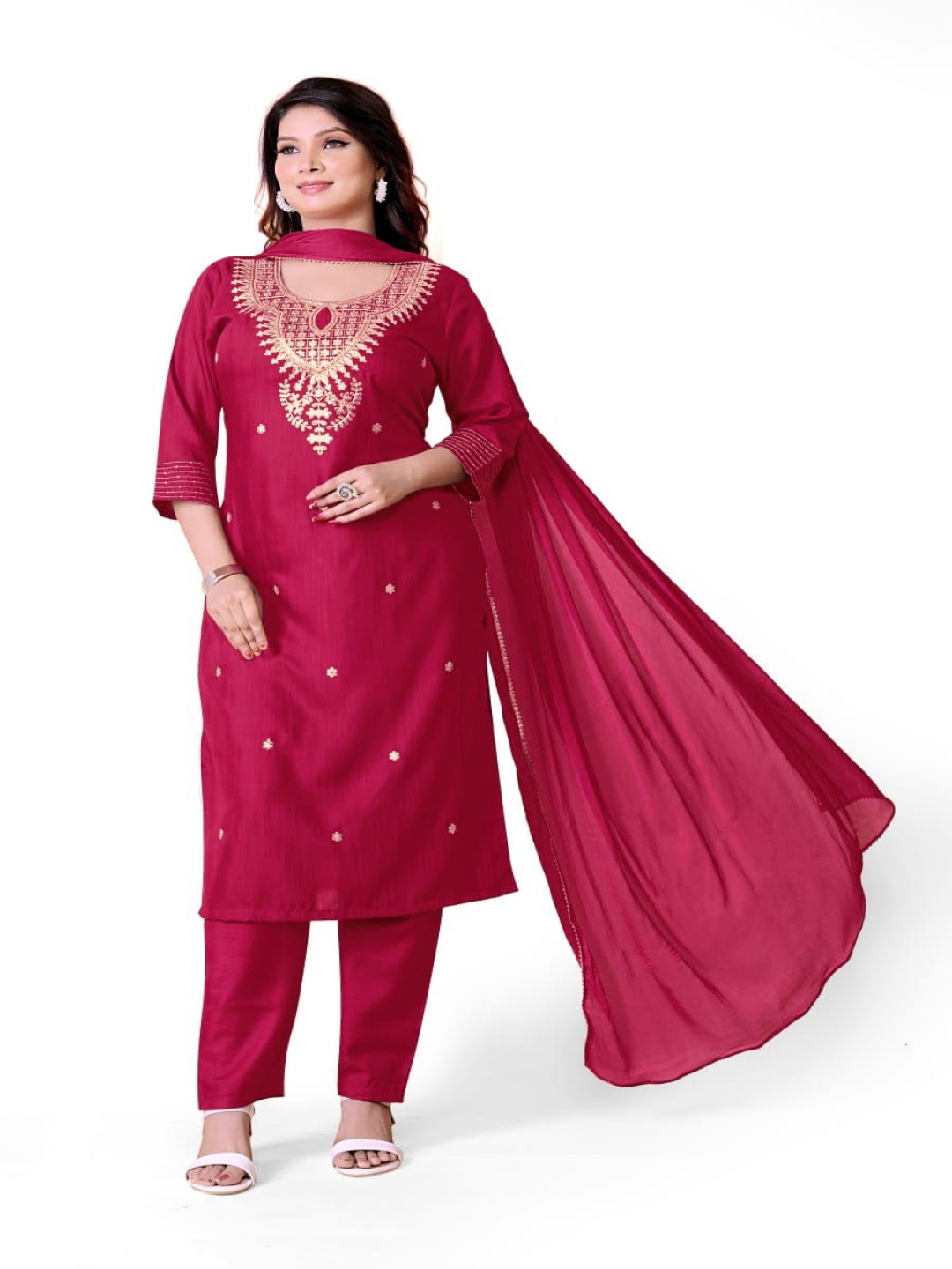 GORGONE Women Floral Embroidered Regular Thread Work Kurta with Palazzos & With Dupatta, Red
GORGONE Women Floral Embroidered Regular Thread Work Kurta with Palazzos & With Dupatta, Red