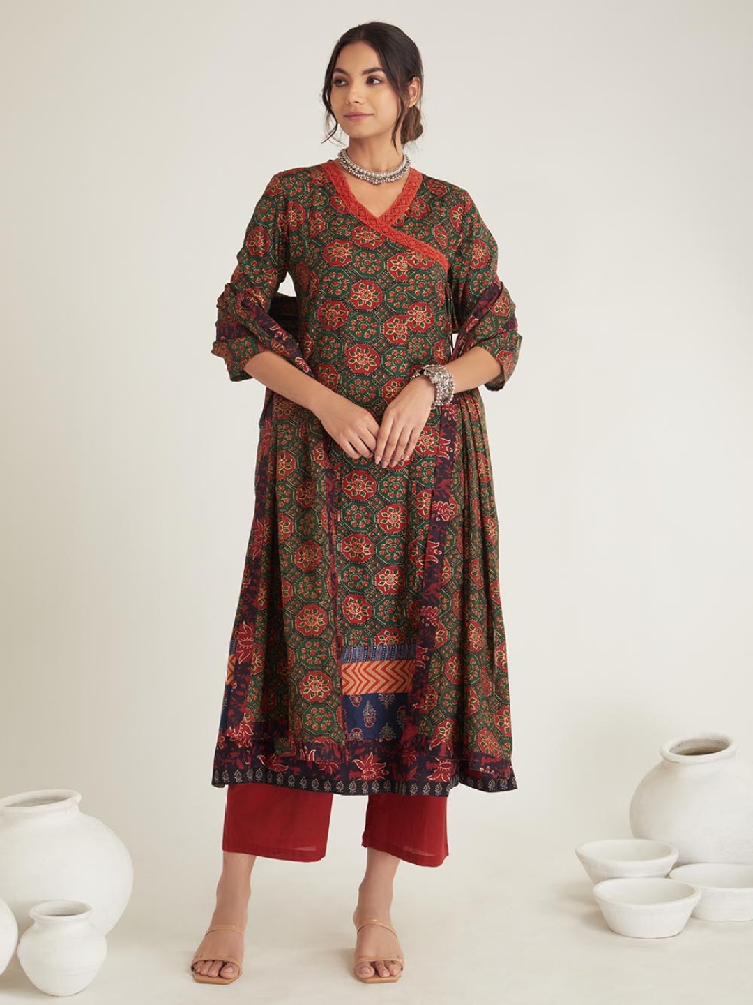 SHILPI HANDICRAFTS Floral Printed Angrakha Pure Cotton Kurta with Palazzos & Dupatta, Green
SHILPI HANDICRAFTS Floral Printed Angrakha Pure Cotton Kurta with Palazzos & Dupatta, Green