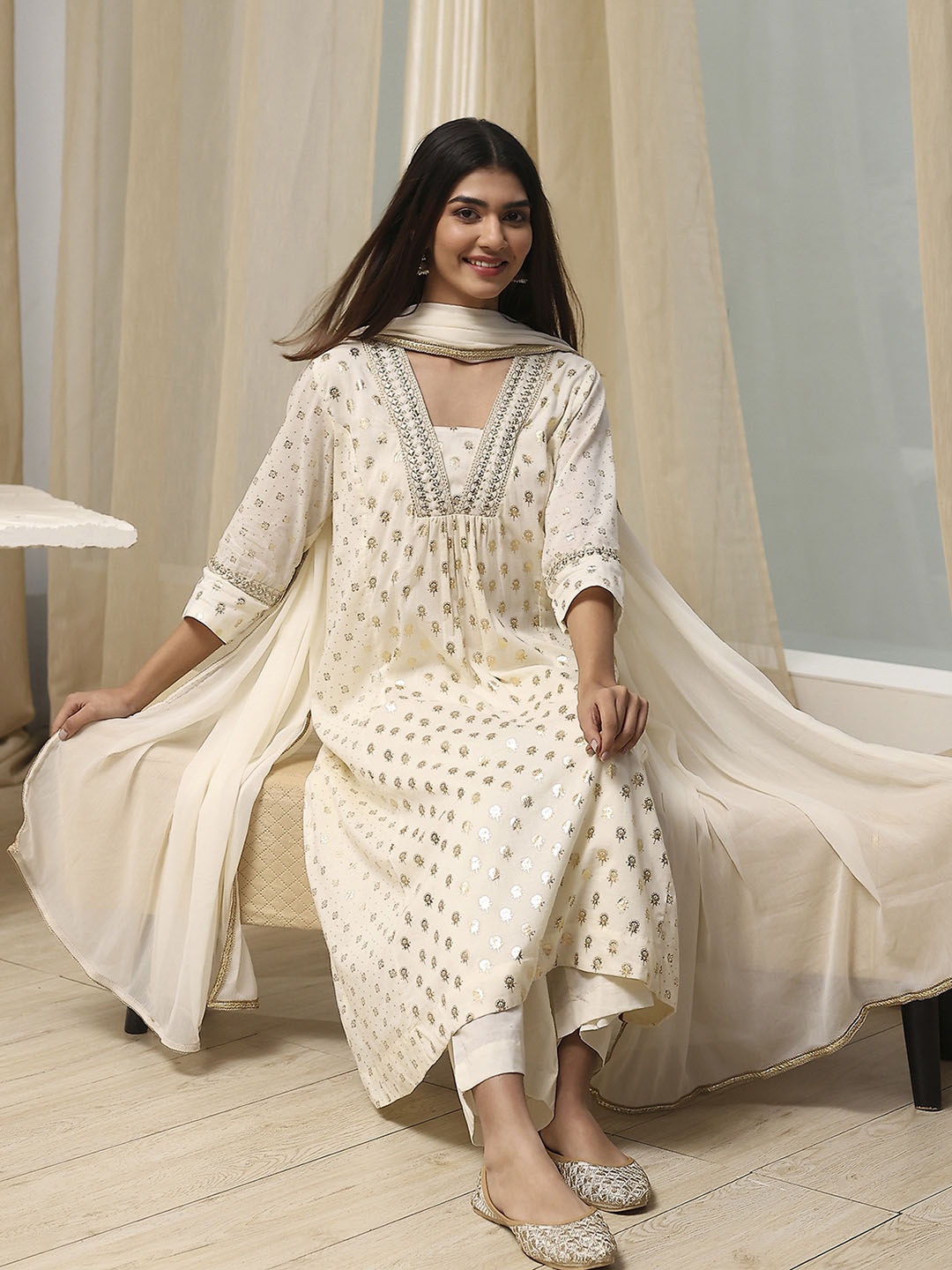 Biba Women Floral Printed Regular Pure Cotton Kurta with Palazzos & With Dupatta, White
Biba Women Floral Printed Regular Pure Cotton Kurta with Palazzos & With Dupatta, White