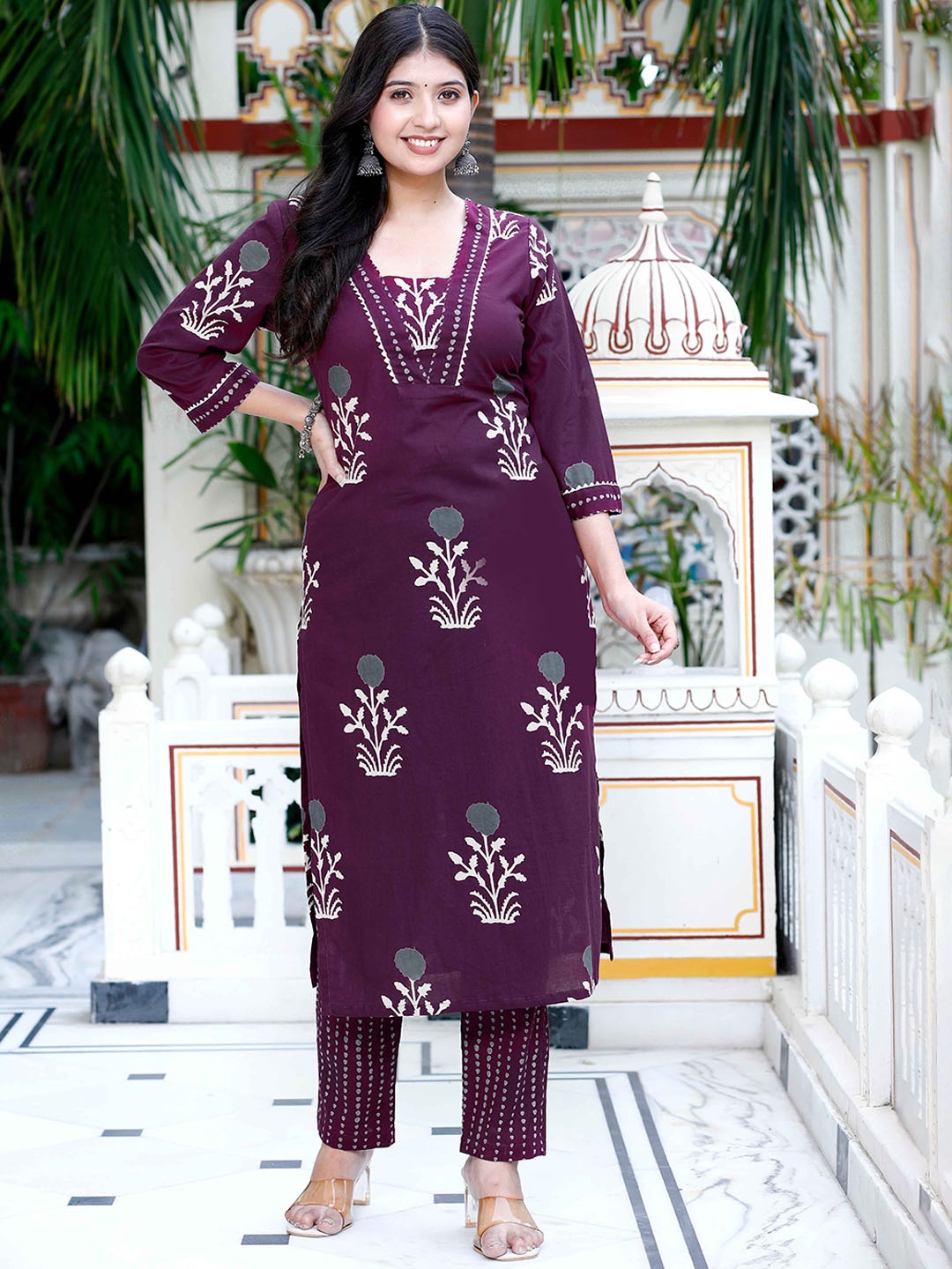 Doriyaan Women Floral Printed Regular Gotta Patti Pure Cotton Kurta with Palazzos, Purple
Doriyaan Women Floral Printed Regular Gotta Patti Pure Cotton Kurta with Palazzos, Purple