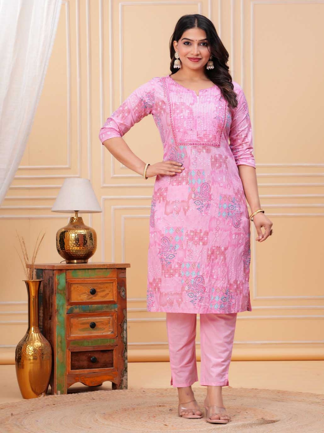 UNISETS Women Paisley Embroidered Empire Sequinned Chanderi Silk Kurta with Trousers, Pink
UNISETS Women Paisley Embroidered Empire Sequinned Chanderi Silk Kurta with Trousers, Pink
