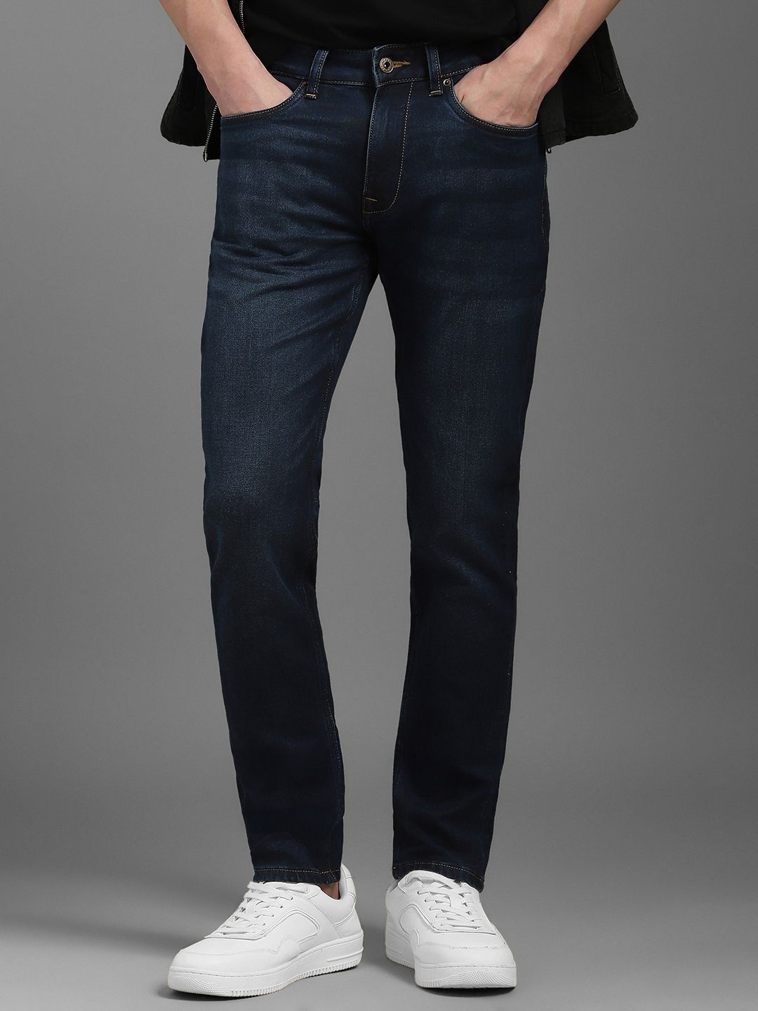 Louis Philippe Jeans Men Slim Fit Light Fade Mid-Rise Jeans, Navy blue
Louis Philippe Jeans Men Slim Fit Light Fade Mid-Rise Jeans, Navy blue