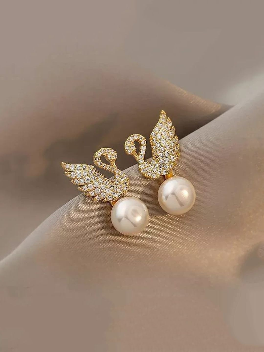 BEYTER Stainless Steel Silver-Plated Zircon Stones Studded And Pearls Beaded Drop Earrings, Gold
BEYTER Stainless Steel Silver-Plated Zircon Stones Studded And Pearls Beaded Drop Earrings, Gold