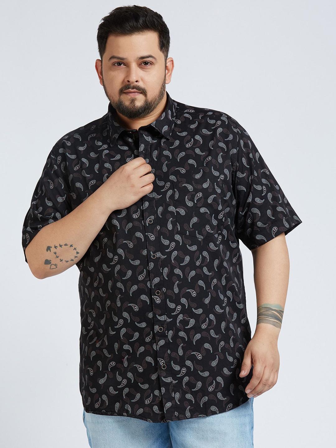Sizeupp Men Plus Size Standard Oversized Fit Ethnic Motifs Printed Cotton Casual Shirt, Brown
Sizeupp Men Plus Size Standard Oversized Fit Ethnic Motifs Printed Cotton Casual Shirt, Brown