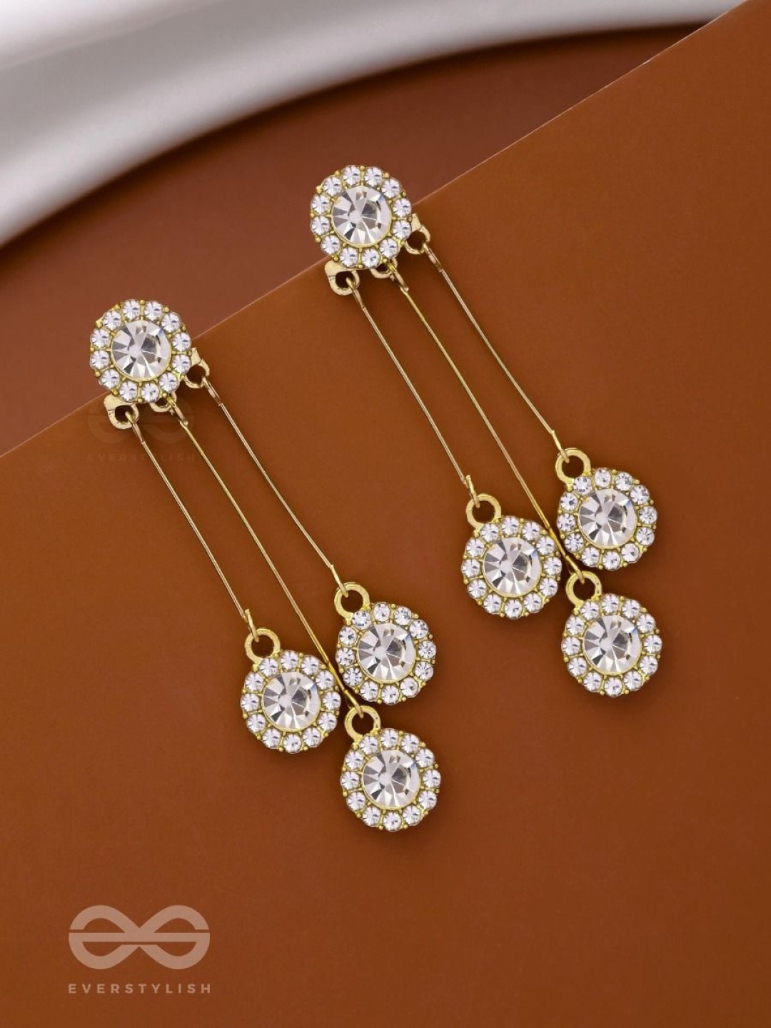 EVERSTYLISH TRINKLING TRIO Artificial Stones Studded Contemporary Jacket Drop Earrings, Gold
EVERSTYLISH TRINKLING TRIO Artificial Stones Studded Contemporary Jacket Drop Earrings, Gold