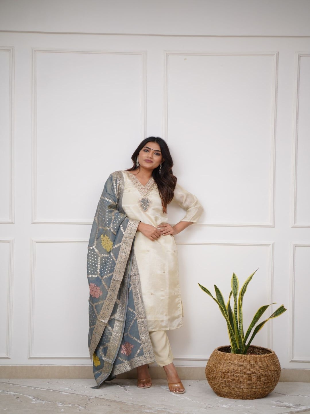 KAUTIK FABRICS Floral Embroidered Chanderi Silk Kurta With Trousers And Dupatta, Cream
KAUTIK FABRICS Floral Embroidered Chanderi Silk Kurta With Trousers And Dupatta, Cream