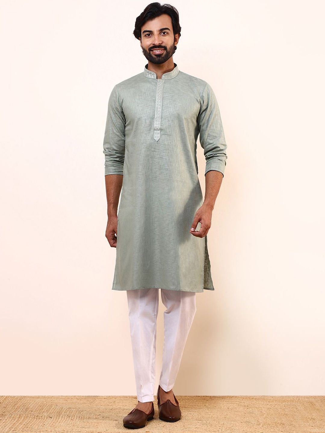 Satwaa Geometric Yoke Design Mandarin Collar Thread Work Linen Straight Kurta, Green
Satwaa Geometric Yoke Design Mandarin Collar Thread Work Linen Straight Kurta, Green