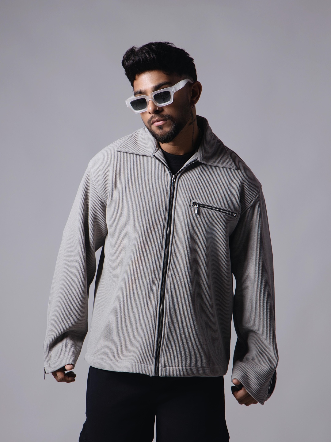 HOP HEAD Men Spread Collar Self Design Corduroy Casual Lightweight Tailored Jacket, Grey
HOP HEAD Men Spread Collar Self Design Corduroy Casual Lightweight Tailored Jacket, Grey
