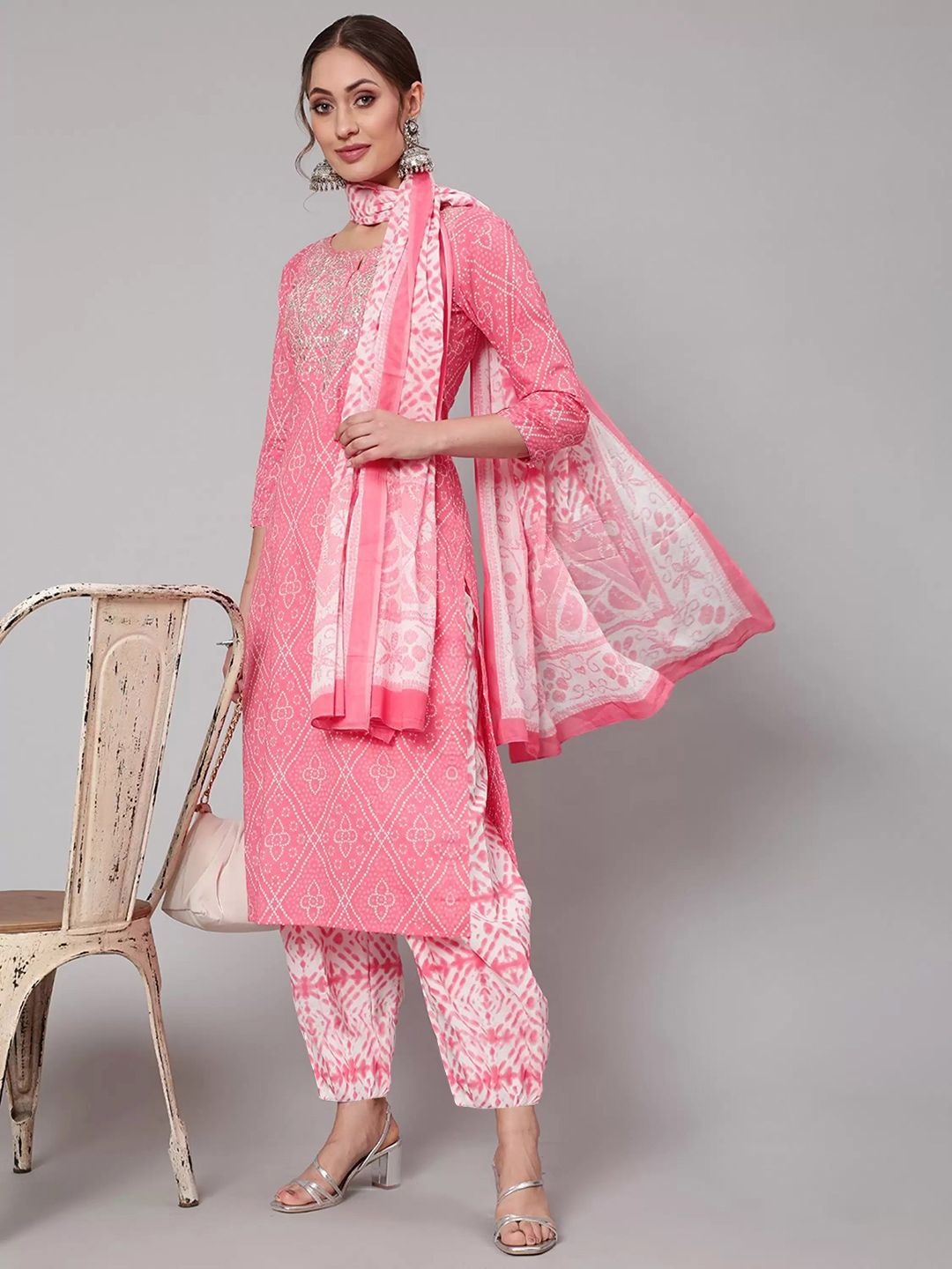 Moda Rapido Floral Printed Round Neck Straight Kurta With Trouser And Dupatta, Pink
Moda Rapido Floral Printed Round Neck Straight Kurta With Trouser And Dupatta, Pink