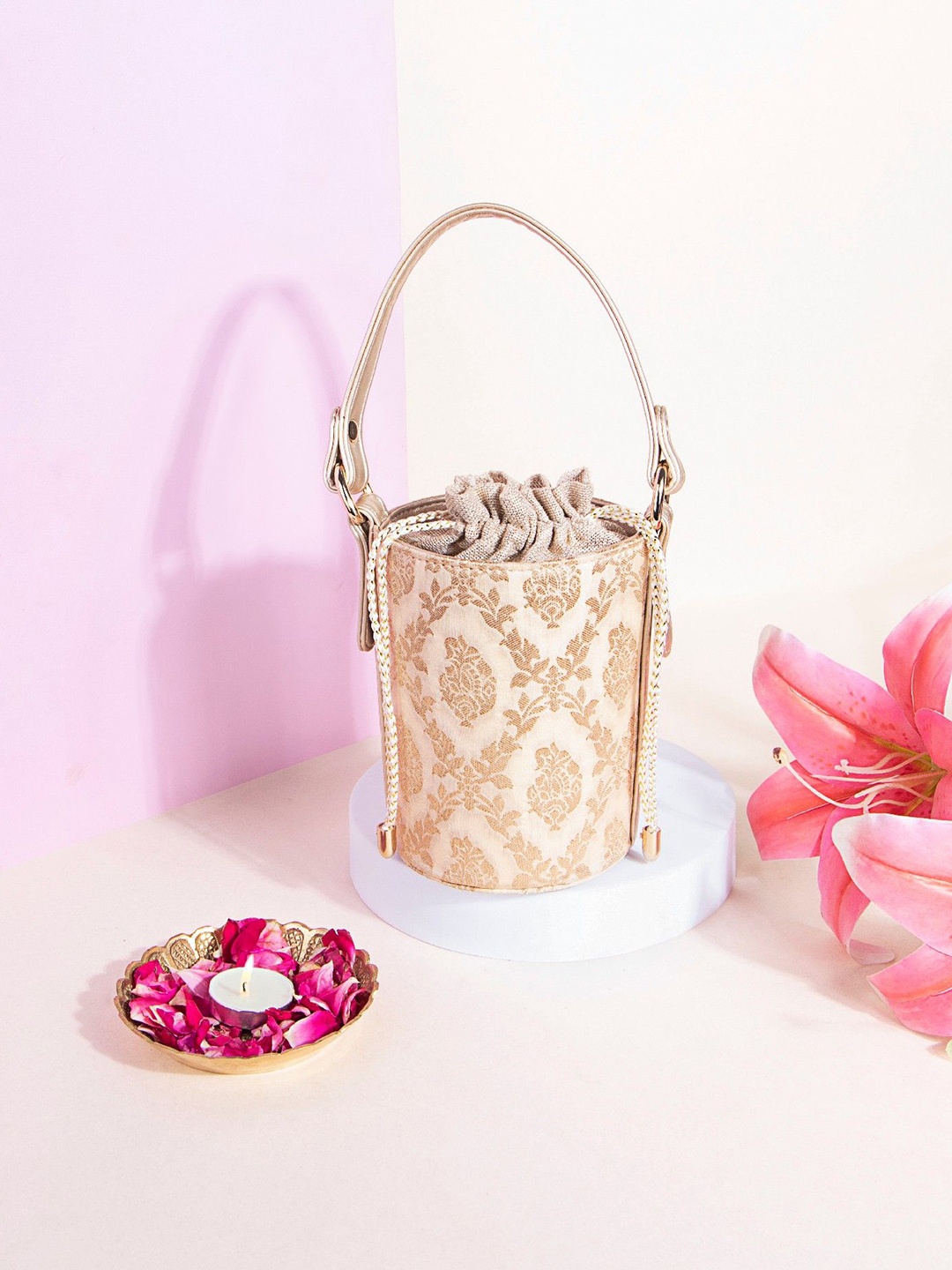 Suave Bags Women Anokhi Brocade Floral Synthetic Leather Structured Handheld Bucket Bag, Off white
Suave Bags Women Anokhi Brocade Floral Synthetic Leather Structured Handheld Bucket Bag, Off white