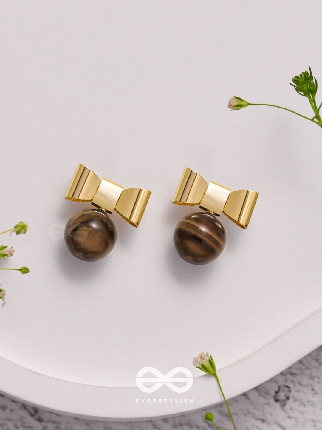 EVERSTYLISH Earthy Bows Artificial Stones and Beads Contemporary Studs Earrings, Gold
EVERSTYLISH Earthy Bows Artificial Stones and Beads Contemporary Studs Earrings, Gold