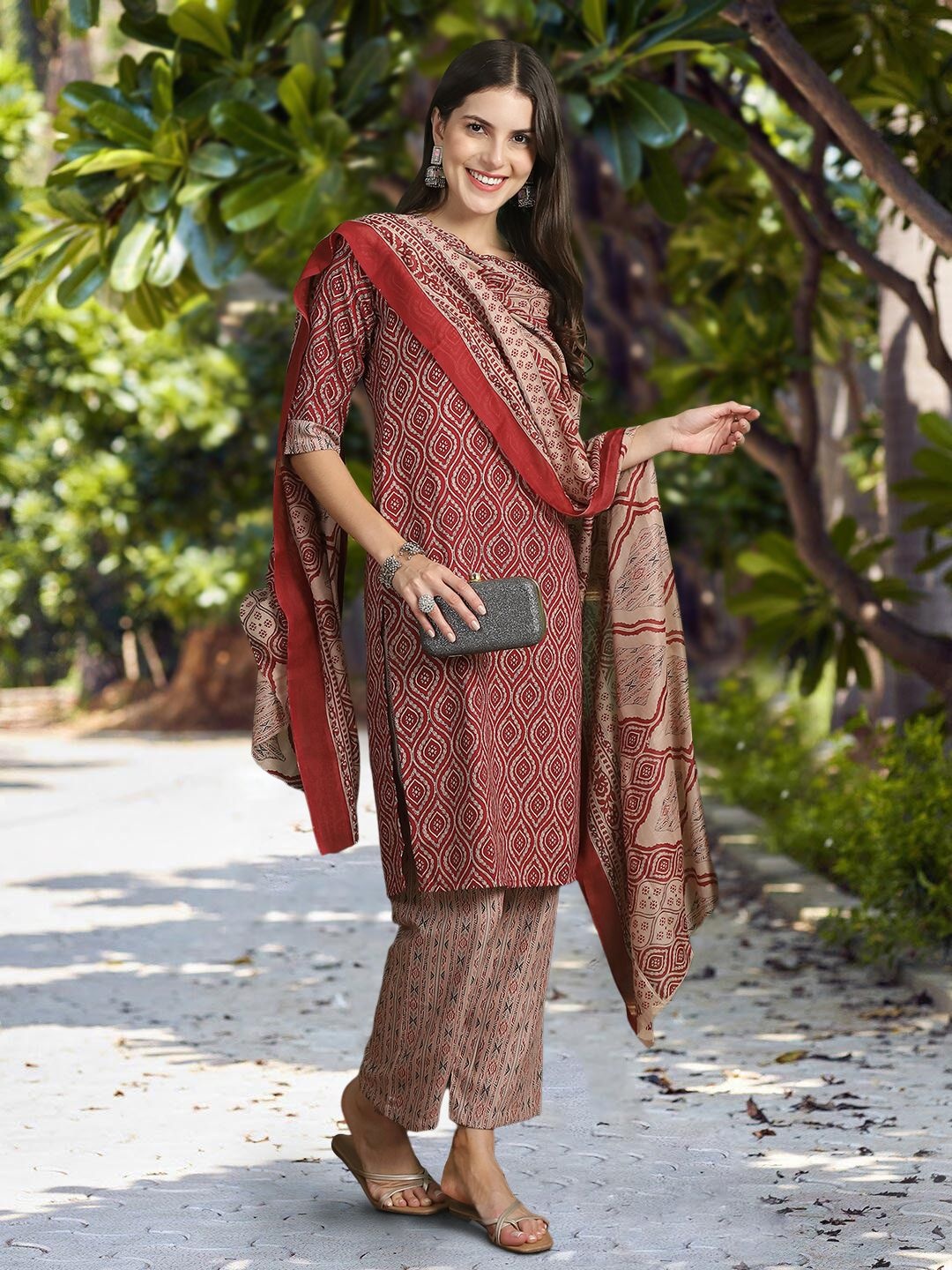 Moda Rapido Ethnic Motifs Printed V-Neck Straight Kurta With Trouser And Dupatta, Maroon
Moda Rapido Ethnic Motifs Printed V-Neck Straight Kurta With Trouser And Dupatta, Maroon