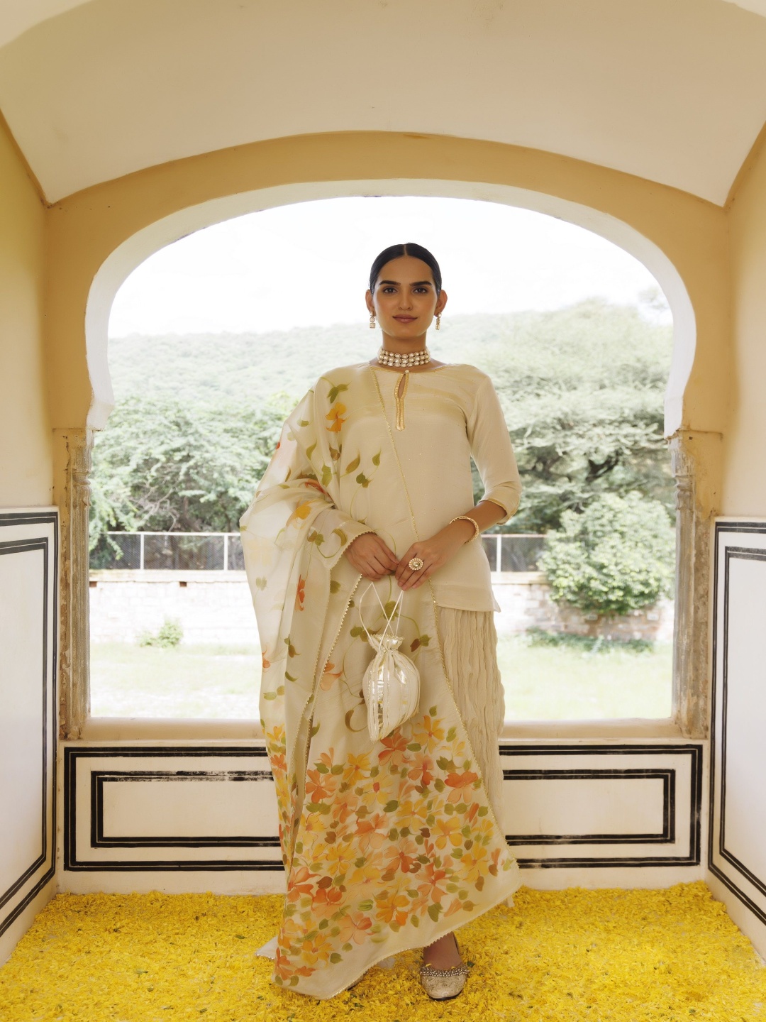 Geroo Luxe Keyhole Neck Gotta Patti Chanderi Cotton Straight Kurti With Sharara & Dupatta, Beige
Geroo Luxe Keyhole Neck Gotta Patti Chanderi Cotton Straight Kurti With Sharara & Dupatta, Beige