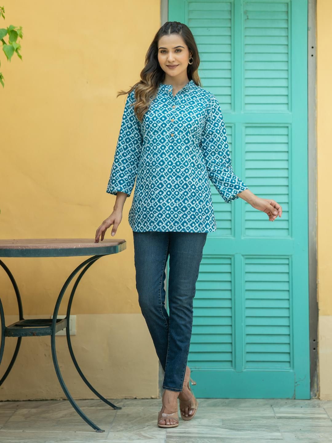 Moda Rapido Women Abstract Printed Mandarin Collar Straight Pure Cotton Kurti, Turquoise blue
Moda Rapido Women Abstract Printed Mandarin Collar Straight Pure Cotton Kurti, Turquoise blue