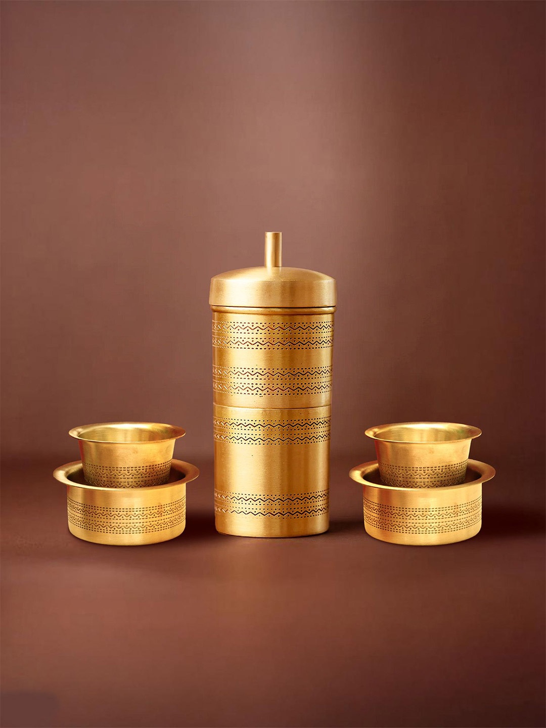 Ekhasa Gold-Toned Textured 100% Pure Brass Filter Coffee Maker & Coffee Cups Gift Set
Ekhasa Gold-Toned Textured 100% Pure Brass Filter Coffee Maker & Coffee Cups Gift Set