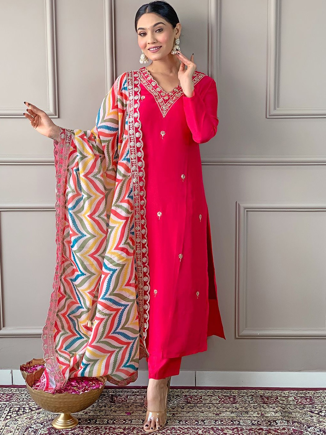 Fashion Care Navlik Floral Sequinned V-Neck Straight Kurta With Trousers & Dupatta, Red
Fashion Care Navlik Floral Sequinned V-Neck Straight Kurta With Trousers & Dupatta, Red