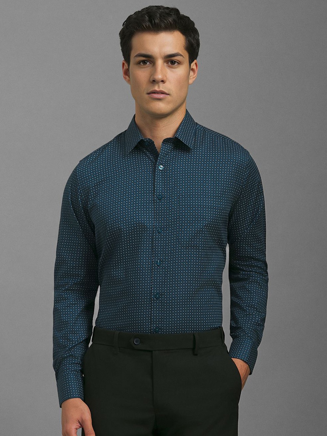 Louis Philippe Men Slim Fit Spread Collar Geometric Printed Cotton Formal Shirt, Navy blue
Louis Philippe Men Slim Fit Spread Collar Geometric Printed Cotton Formal Shirt, Navy blue