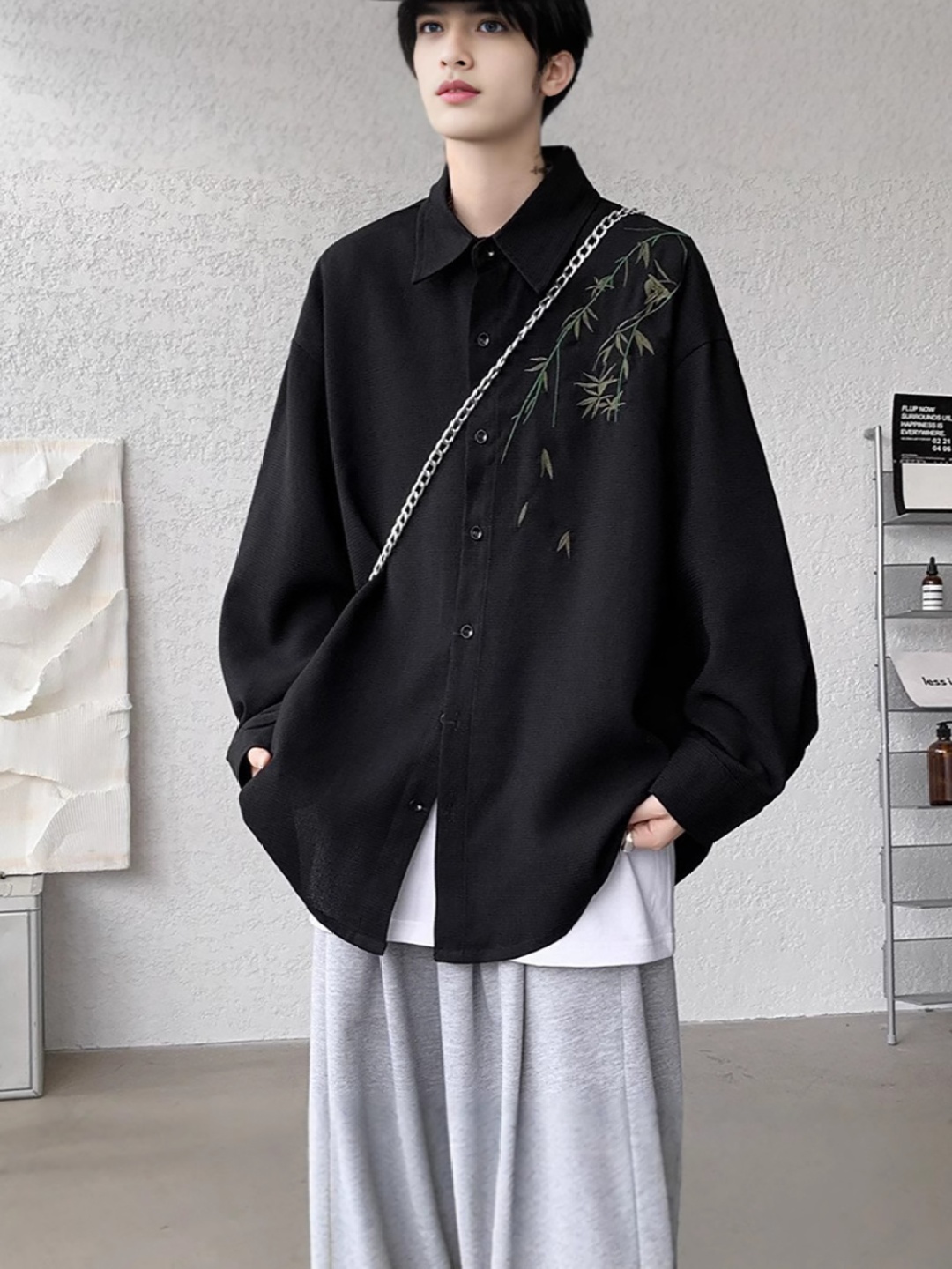 StyleCast x Revolte Men Oversized Fit Spread Collar Floral Printed Casual Shirt, Black
StyleCast x Revolte Men Oversized Fit Spread Collar Floral Printed Casual Shirt, Black