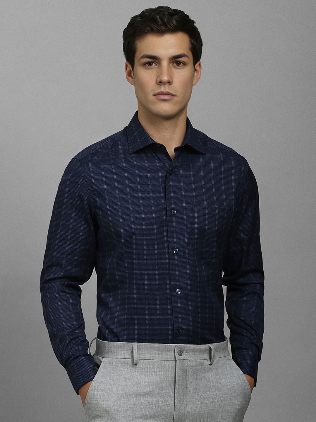 Louis Philippe Men Classic Slim Fit Spread Collar Checked Cotton Formal Shirt, Navy blue
Louis Philippe Men Classic Slim Fit Spread Collar Checked Cotton Formal Shirt, Navy blue
